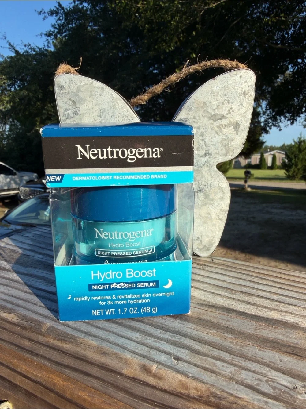 Neutrogena Hydro Boost Night Pressed Serum - blue